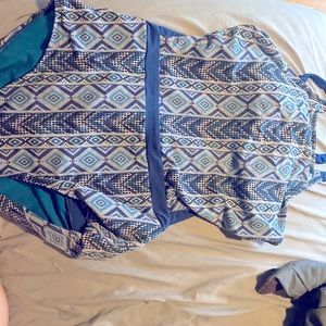 1x (16w-18w) swimsuit it’s a high neck with an open back